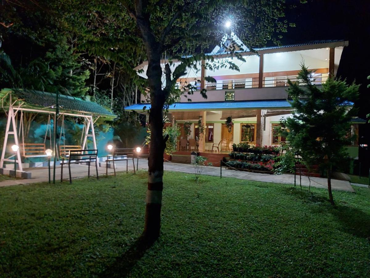 The Midway Jungle Resort Masinagudi Exteriör bild