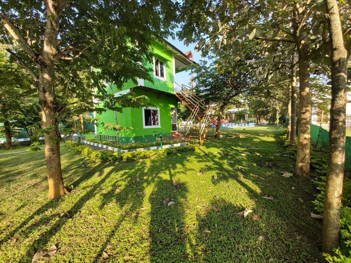 The Midway Jungle Resort Masinagudi Exteriör bild