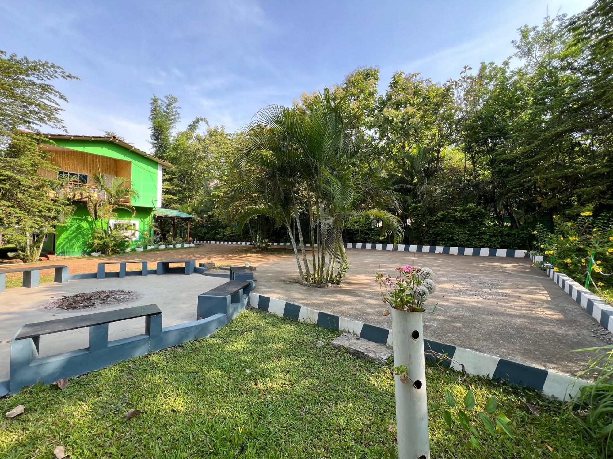 The Midway Jungle Resort Masinagudi Exteriör bild