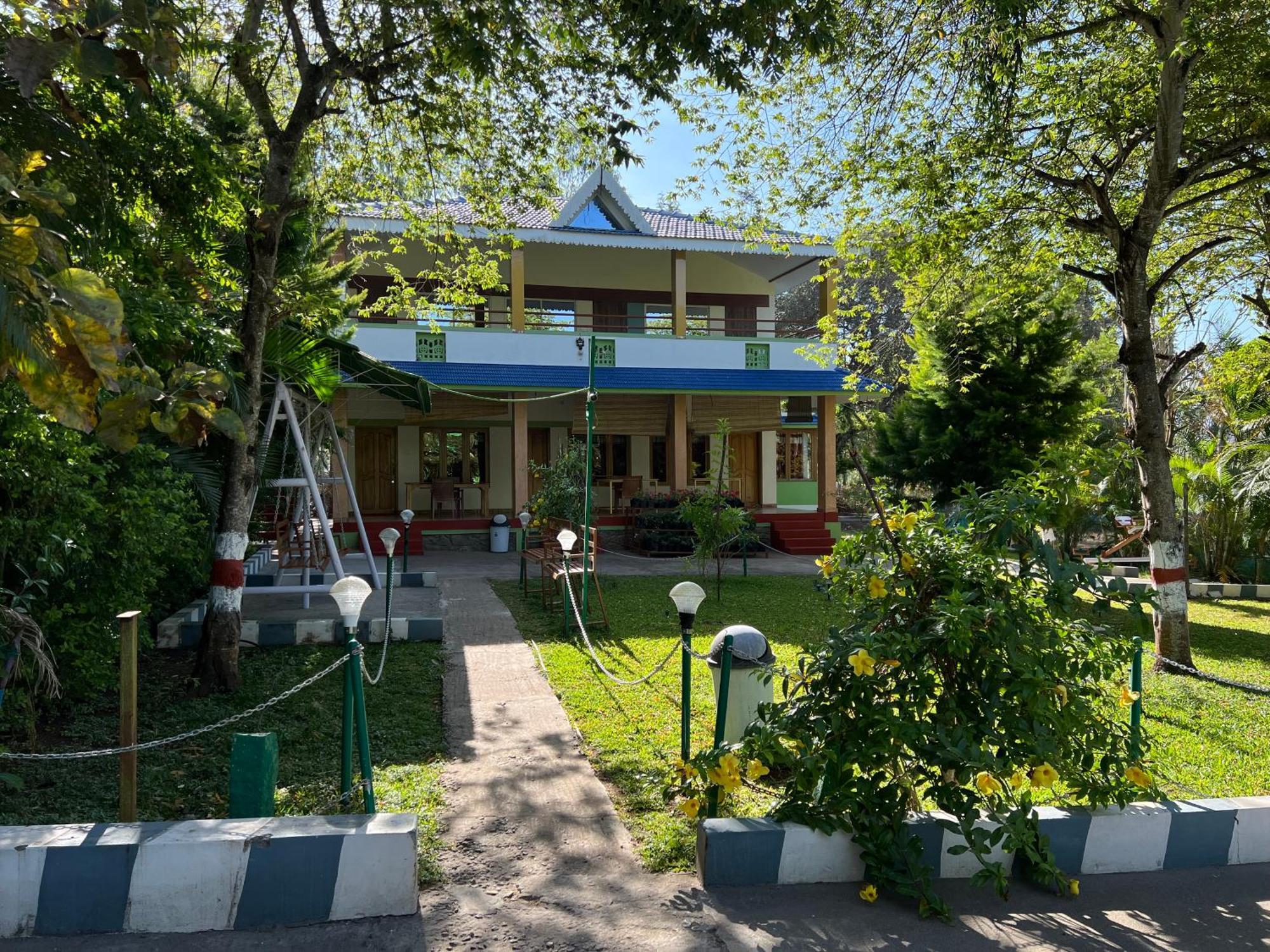 The Midway Jungle Resort Masinagudi Exteriör bild